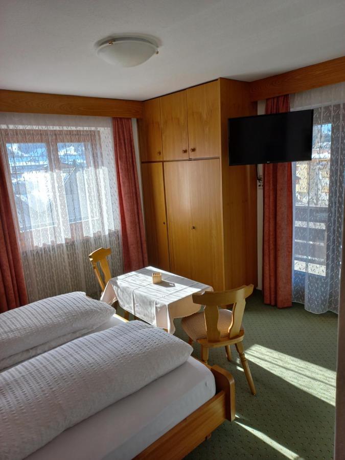 Garni Piz Da L'Ander Hotell Corvara Exteriör bild