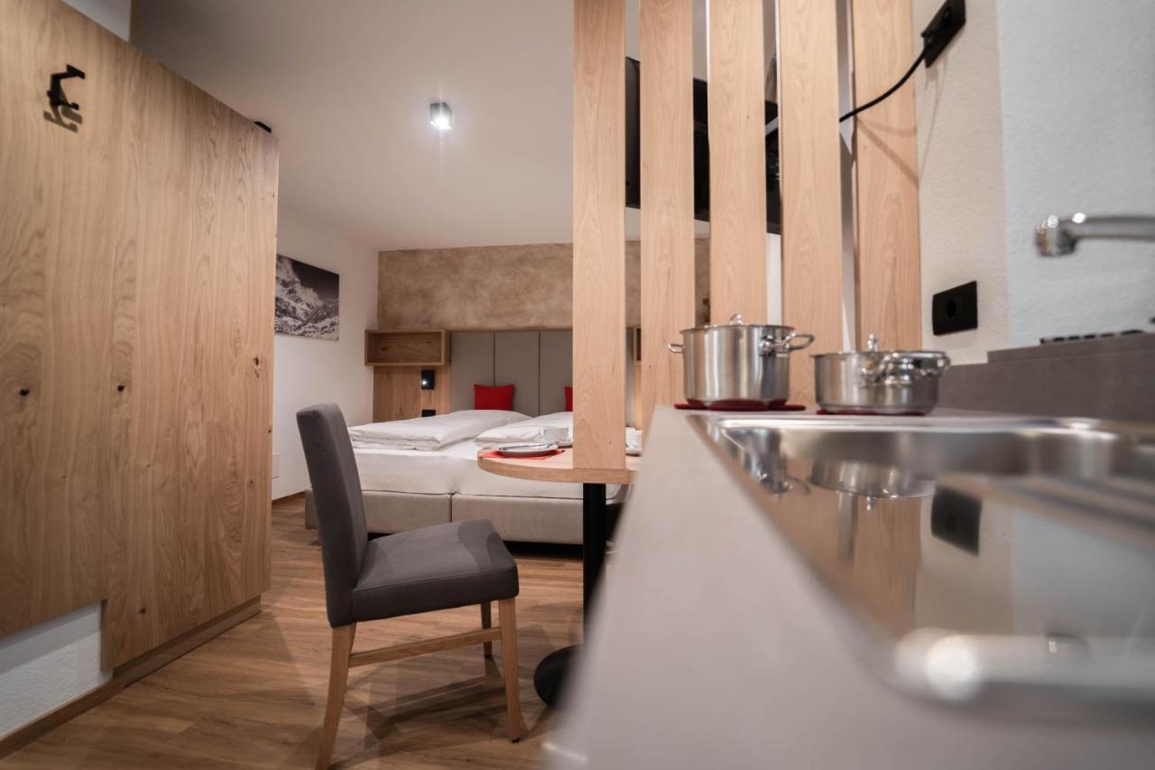 Garni Piz Da L'Ander Hotell Corvara Exteriör bild