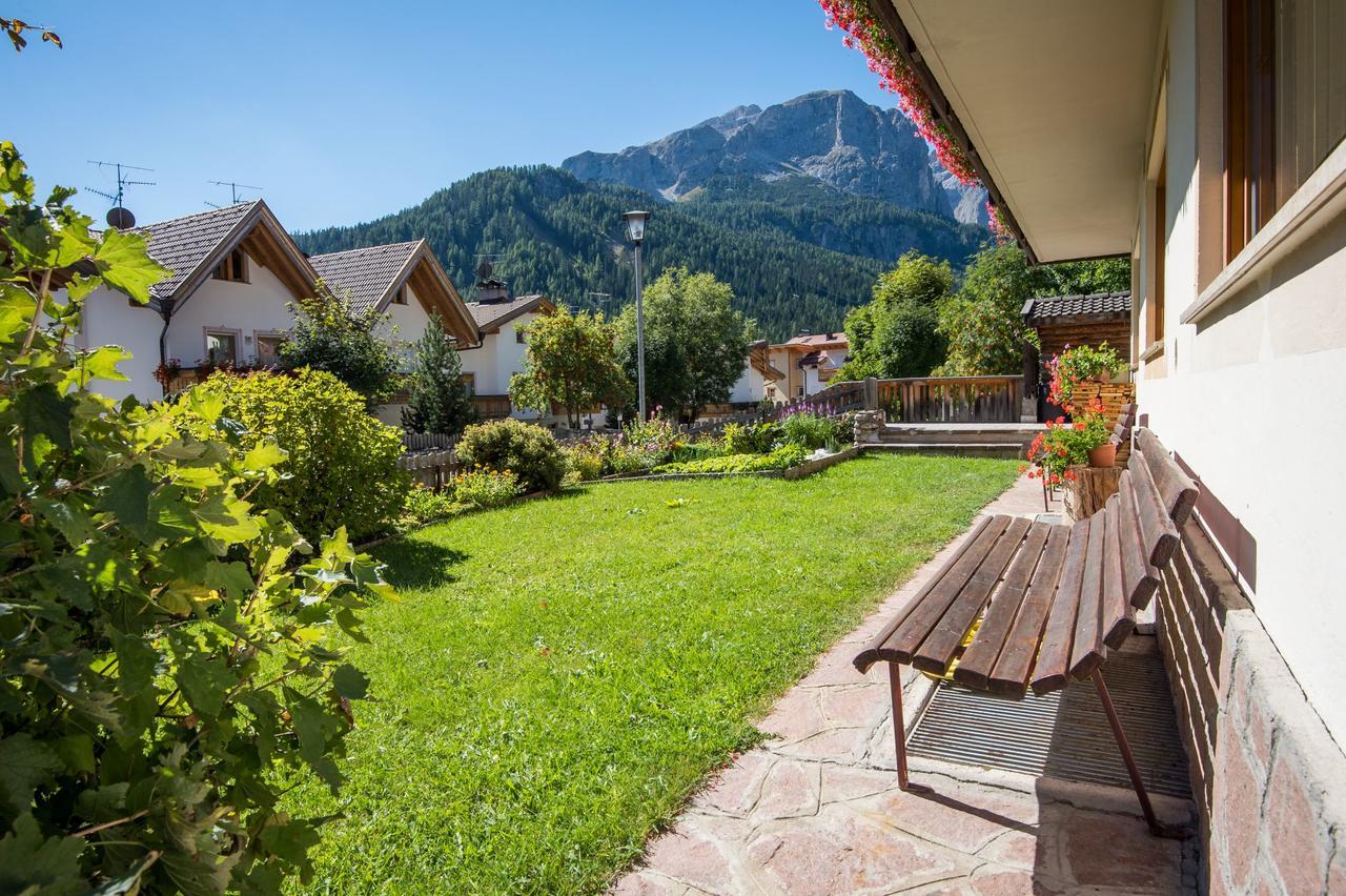 Garni Piz Da L'Ander Hotell Corvara Exteriör bild