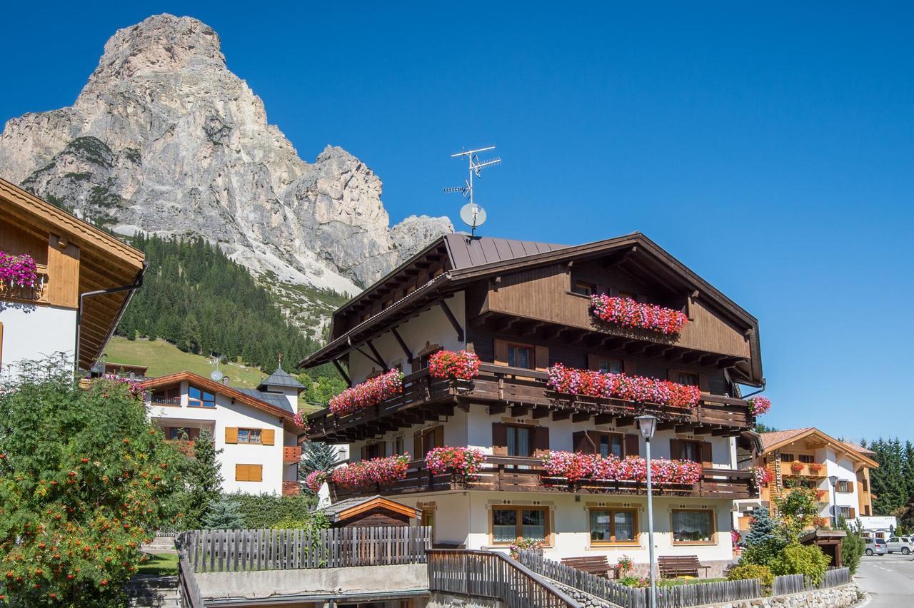 Garni Piz Da L'Ander Hotell Corvara Exteriör bild